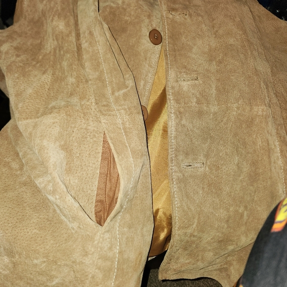NWOT Wilson's Leather/Suede Jacket, 2XLT in a Beautiful Carmel color. - Picture 8 of 10